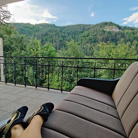 Castle Gate Hotel Бран Екстериор снимка