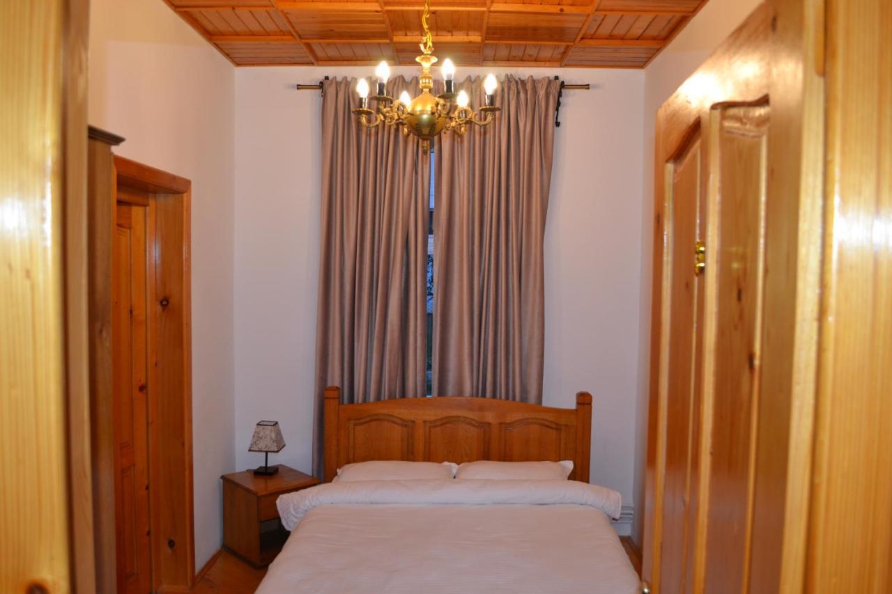 Castle Gate Hotel Бран Екстериор снимка
