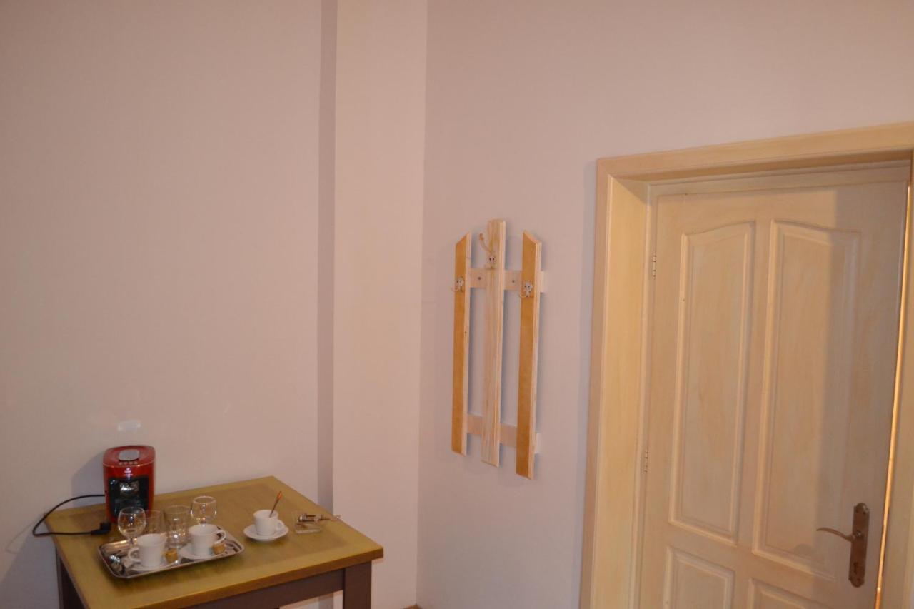 Castle Gate Hotel Бран Екстериор снимка