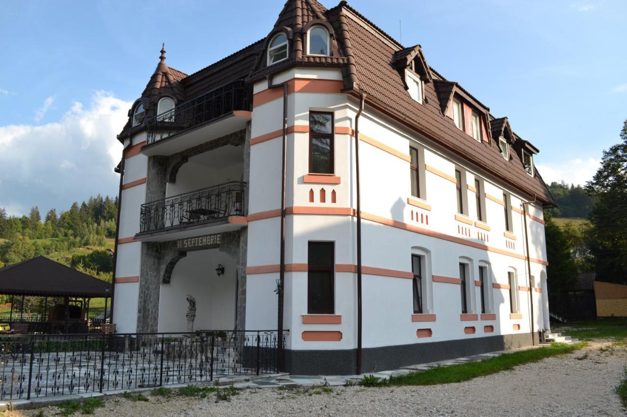 Castle Gate Hotel Бран Екстериор снимка