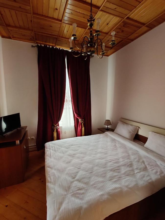 Castle Gate Hotel Бран Екстериор снимка
