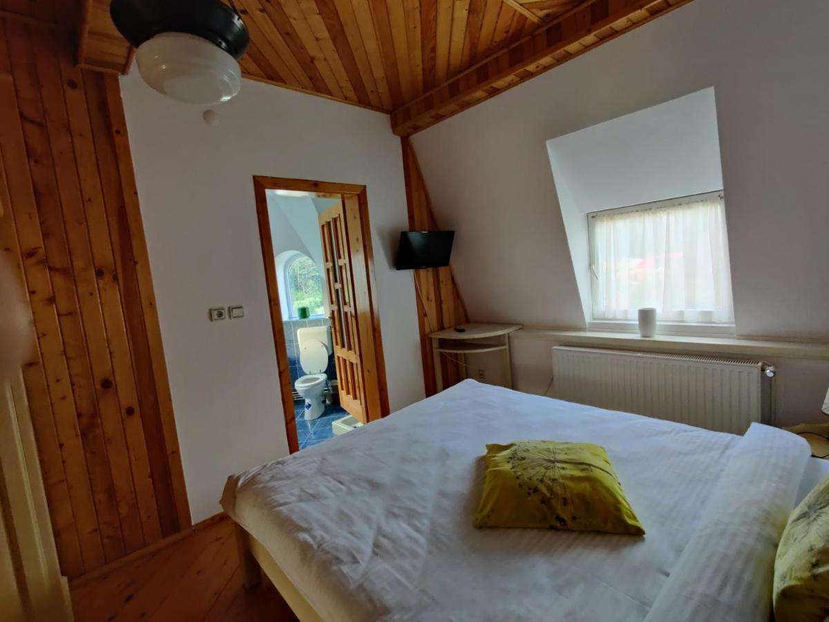 Castle Gate Hotel Бран Екстериор снимка