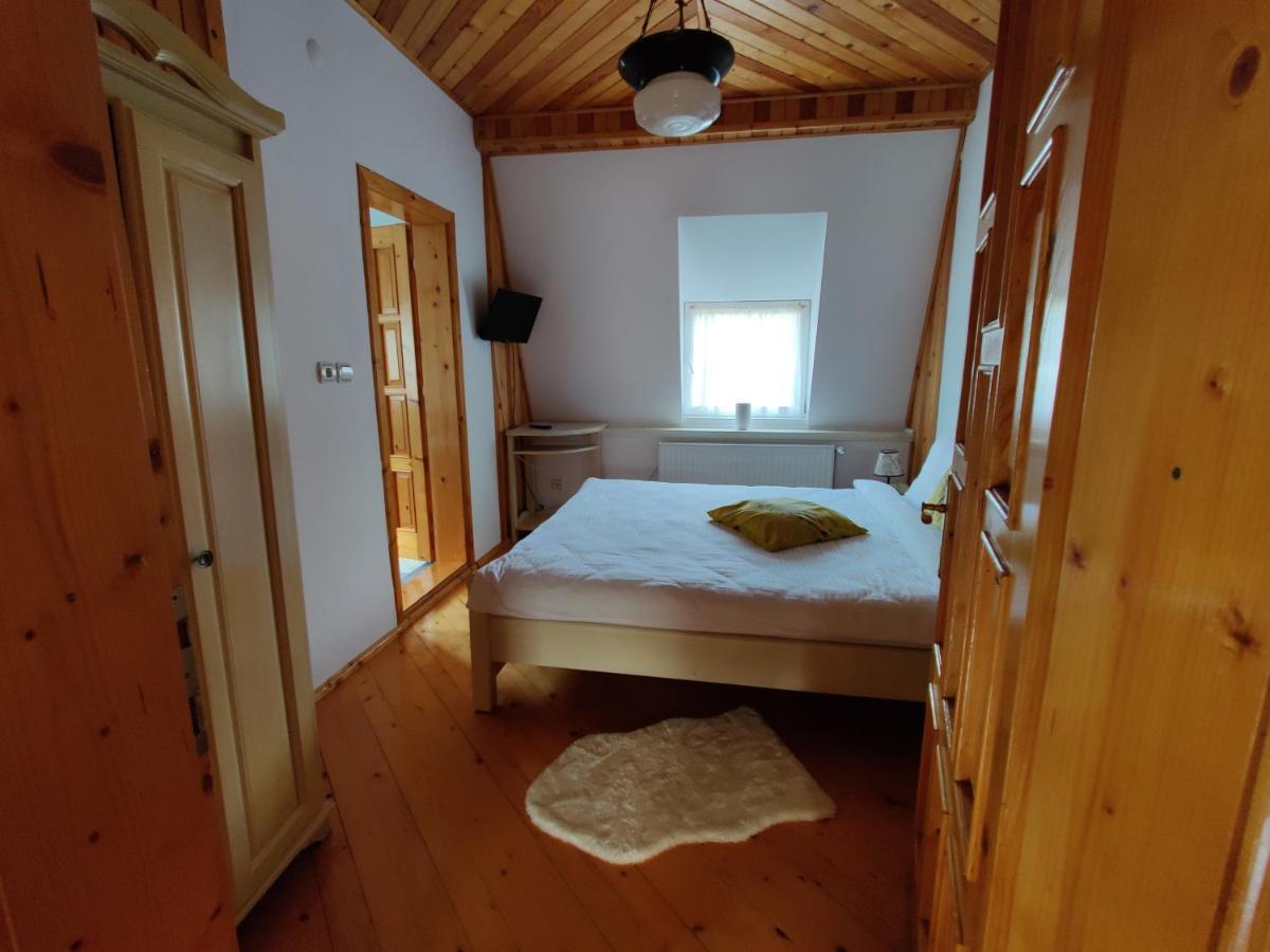 Castle Gate Hotel Бран Екстериор снимка