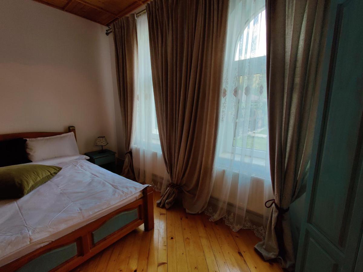 Castle Gate Hotel Бран Екстериор снимка