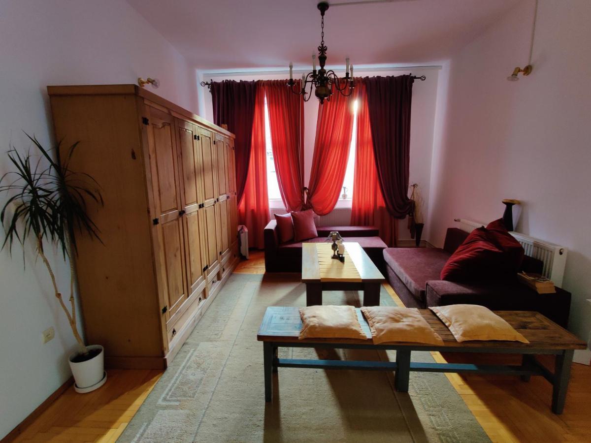 Castle Gate Hotel Бран Екстериор снимка