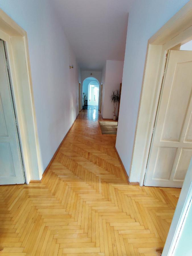 Castle Gate Hotel Бран Екстериор снимка